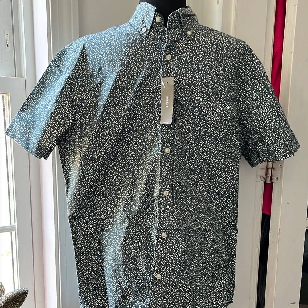 Men's green and White Patterned Shirt